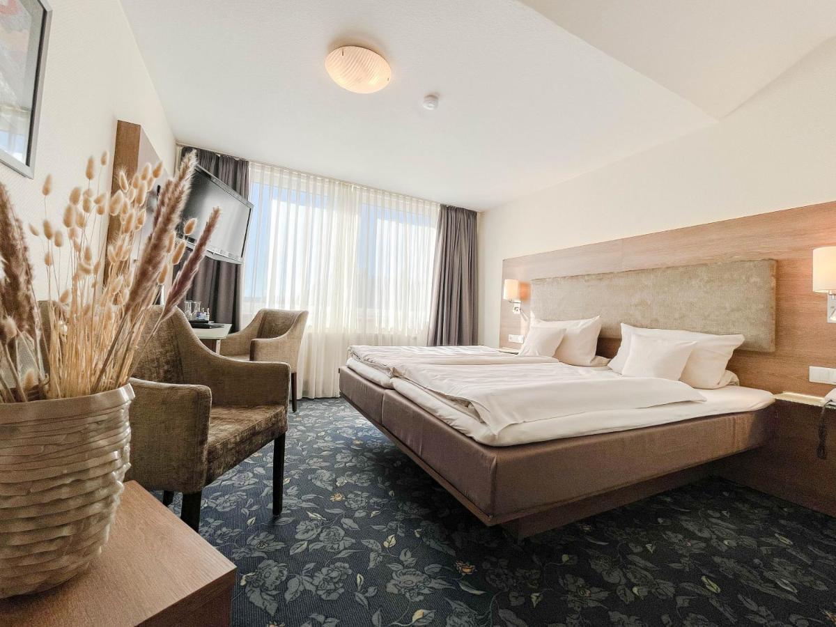 Hotel-Restaurant Vier Linden ชตาเดอ ภายนอก รูปภาพ