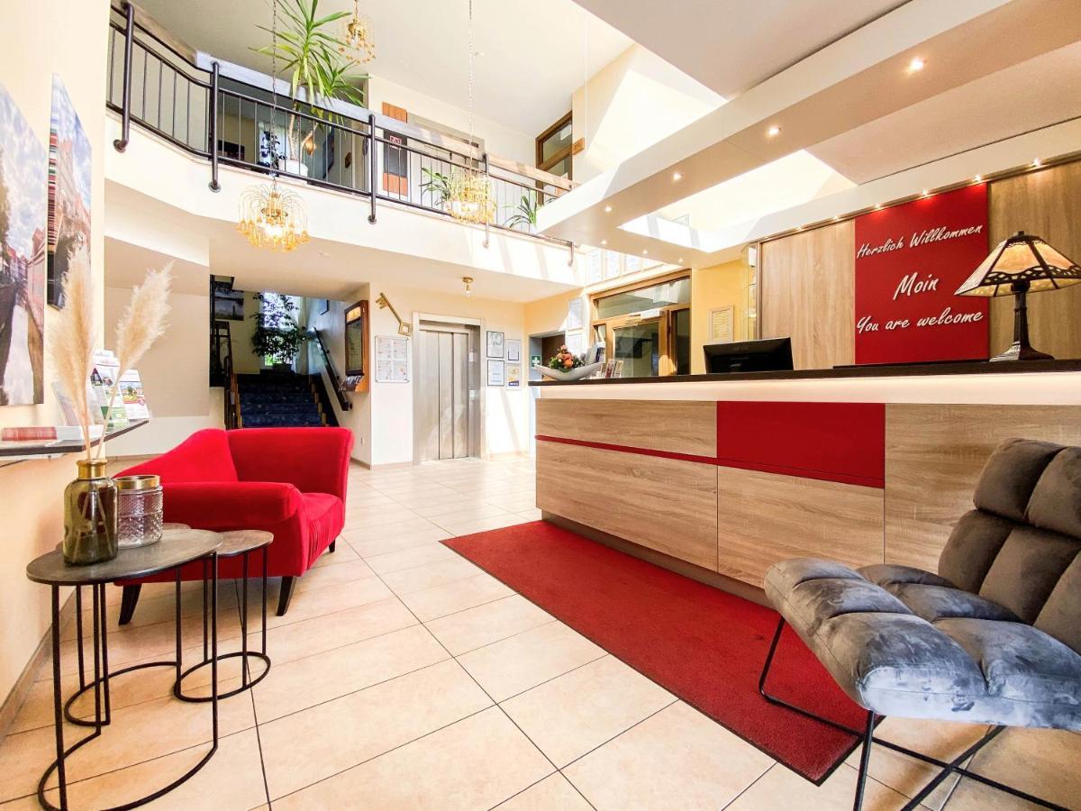Hotel-Restaurant Vier Linden ชตาเดอ ภายนอก รูปภาพ