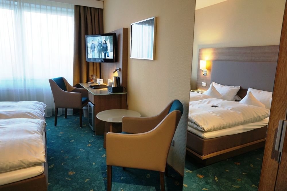 Hotel-Restaurant Vier Linden ชตาเดอ ภายนอก รูปภาพ