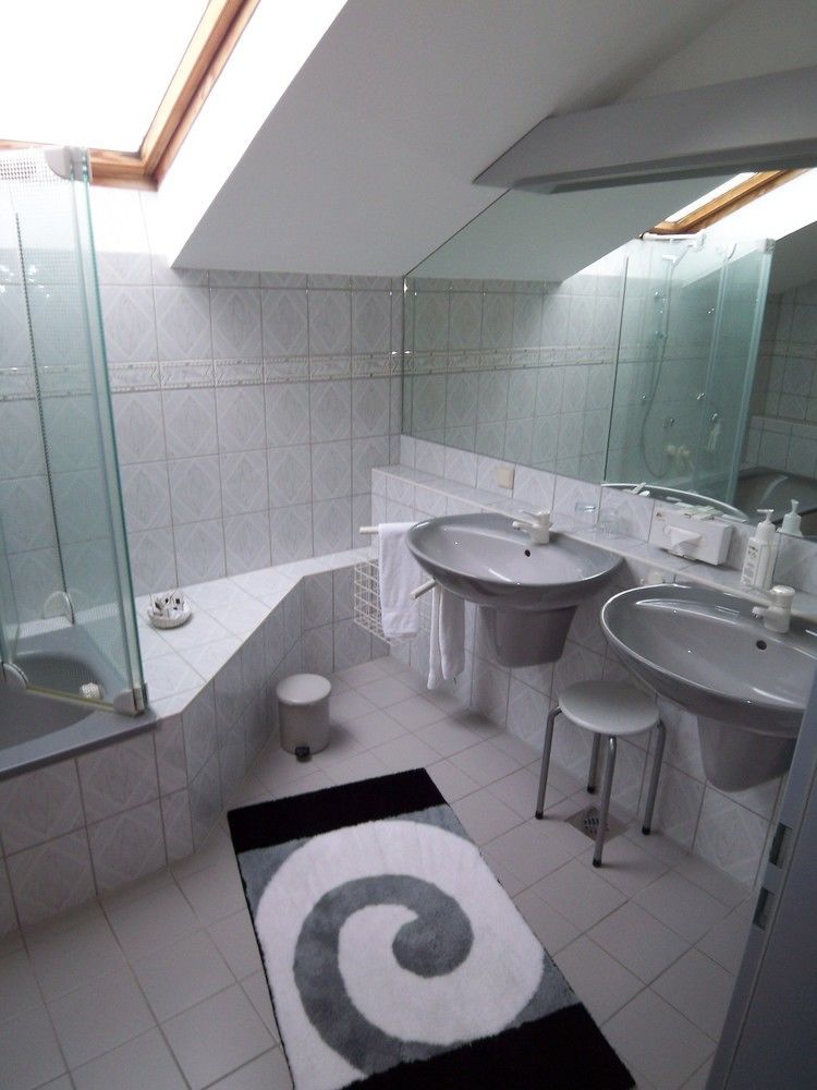 Hotel-Restaurant Vier Linden ชตาเดอ ภายนอก รูปภาพ
