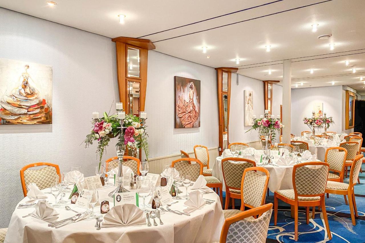 Hotel-Restaurant Vier Linden ชตาเดอ ภายนอก รูปภาพ