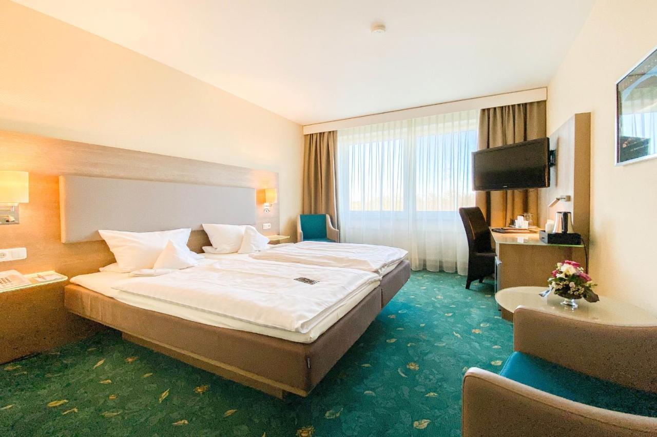 Hotel-Restaurant Vier Linden ชตาเดอ ภายนอก รูปภาพ