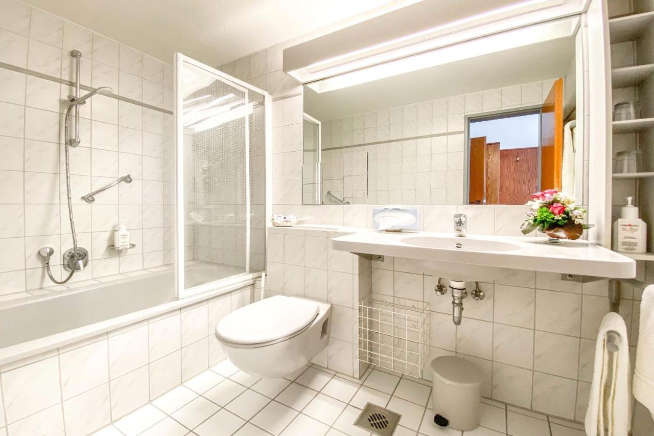 Hotel-Restaurant Vier Linden ชตาเดอ ภายนอก รูปภาพ